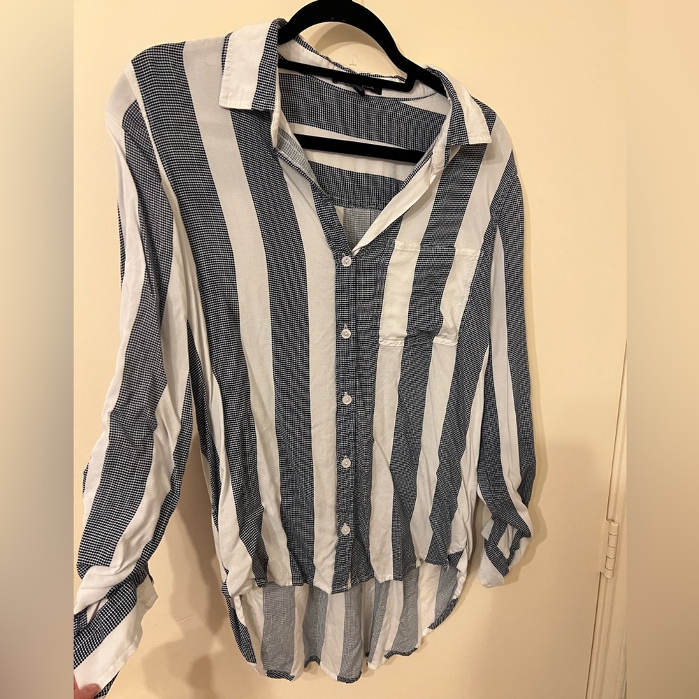Velvet Heart size medium black and white long sleeve button down, light material